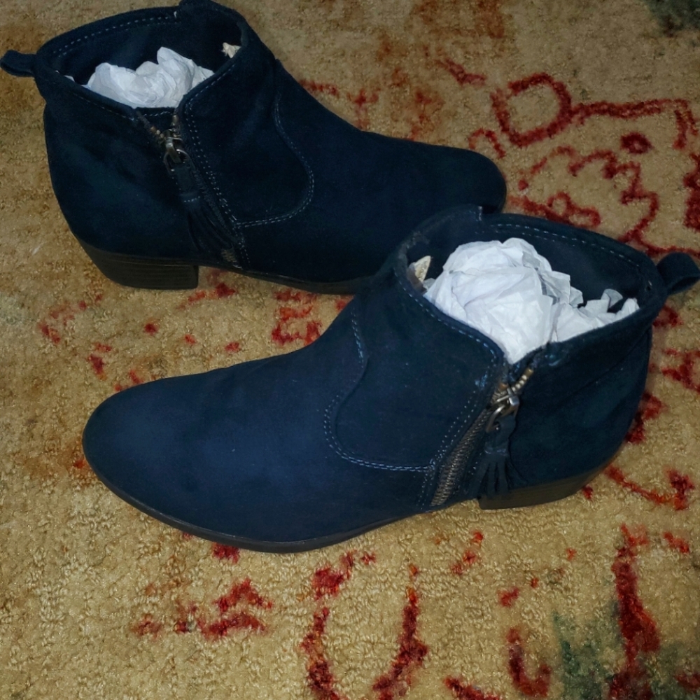 Girls Cat and Jack Suede Boots